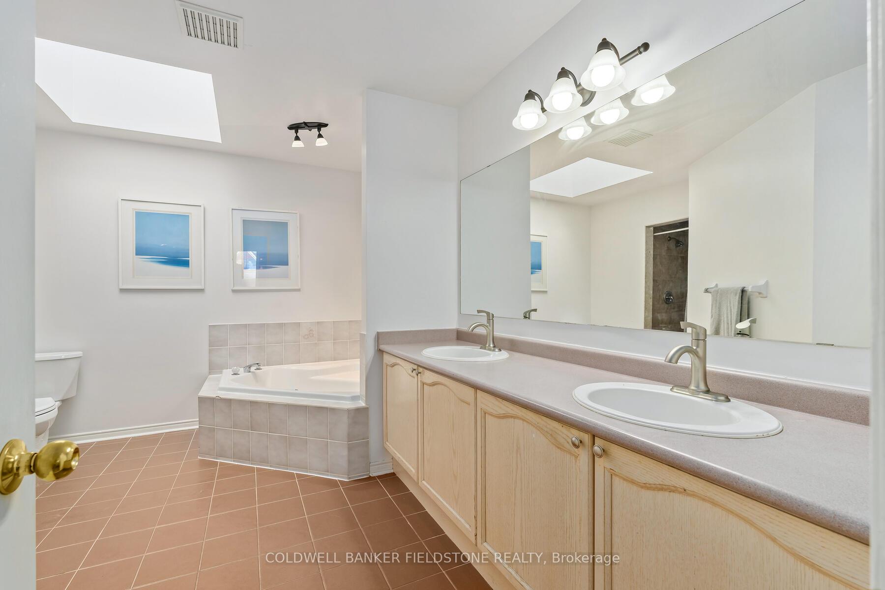 Photo 20 of 78 Lauchlin Crescent, Halton Hills, Georgetown — HOMEH