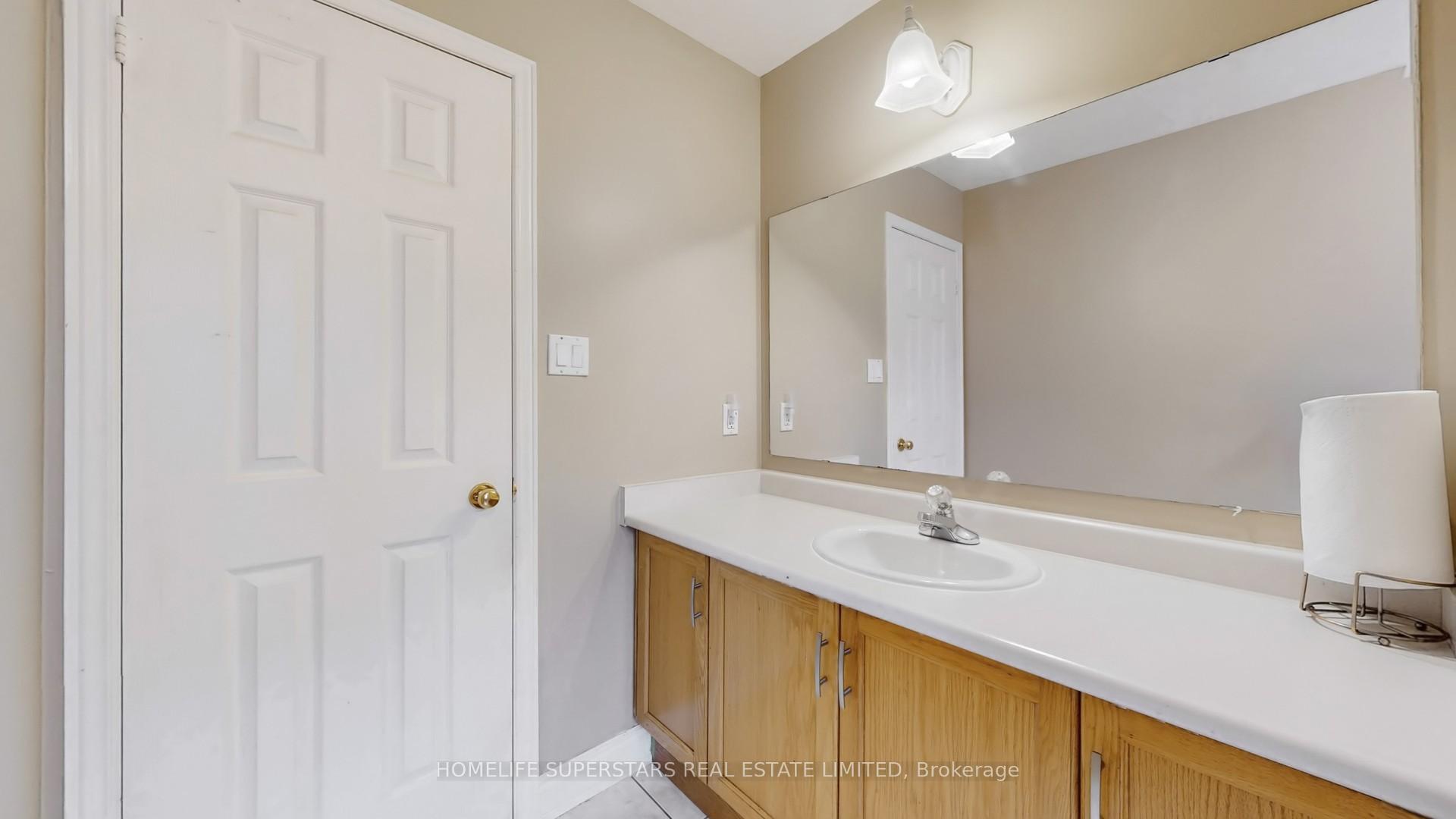 Photo 2 of 30 Hopecrest Place, Brampton, Sandringham-Wellington — HOMEH