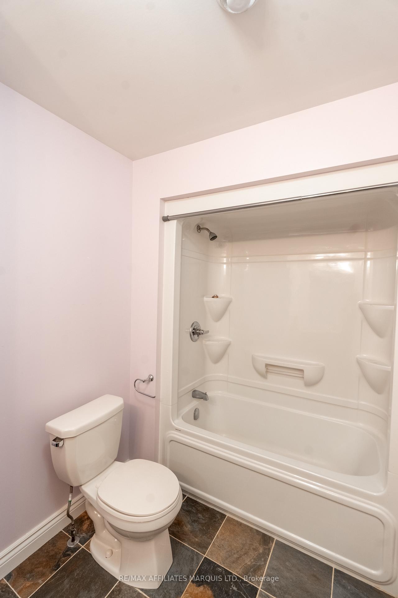 Photo 16 of 2240 Pitt Street W, Cornwall — HOMEH