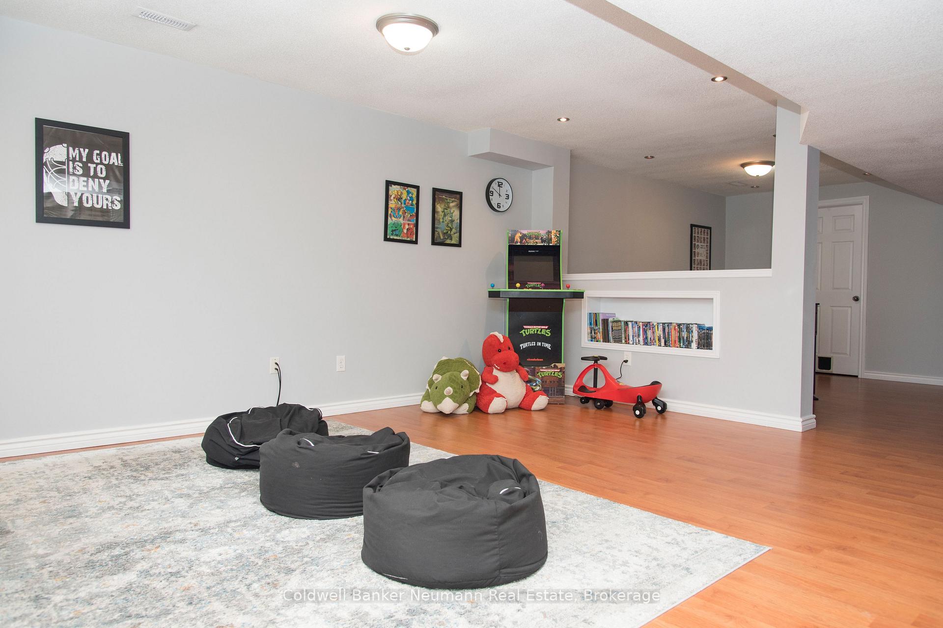 Photo 46 of 5 Valleyhaven Lane, Guelph, Grange Road — HOMEH