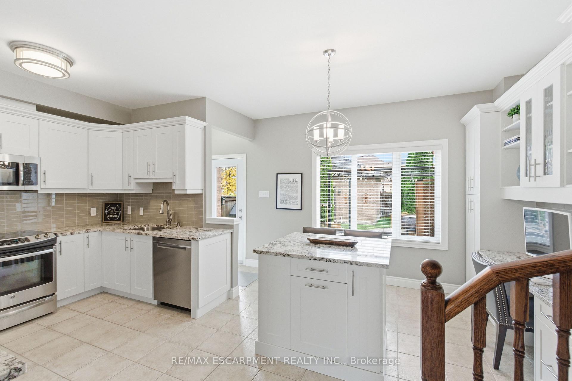 Photo 8 of 80 Easthampton Road, Hamilton, Winona Park — HOMEH