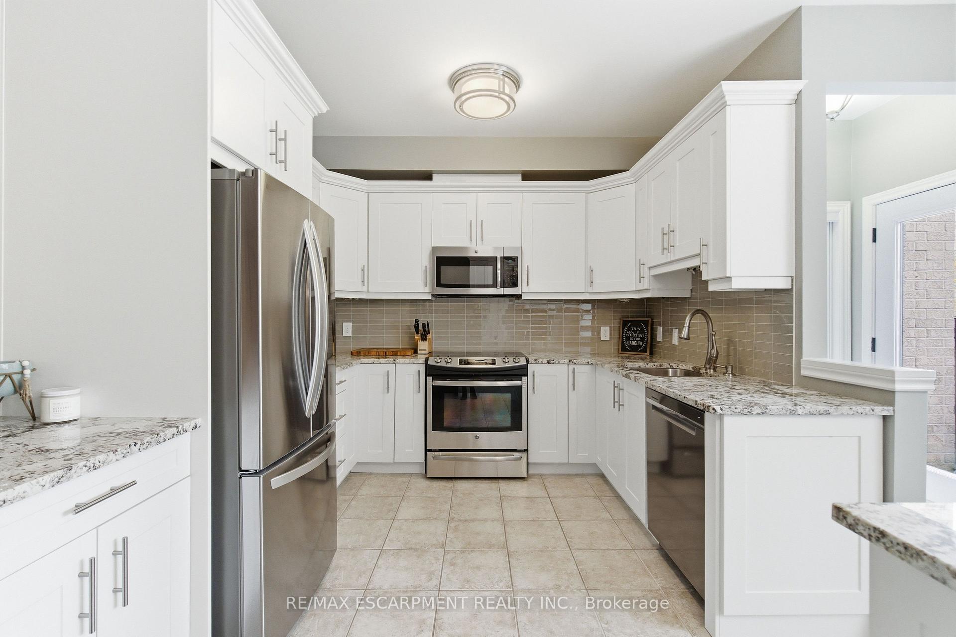 Photo 11 of 80 Easthampton Road, Hamilton, Winona Park — HOMEH