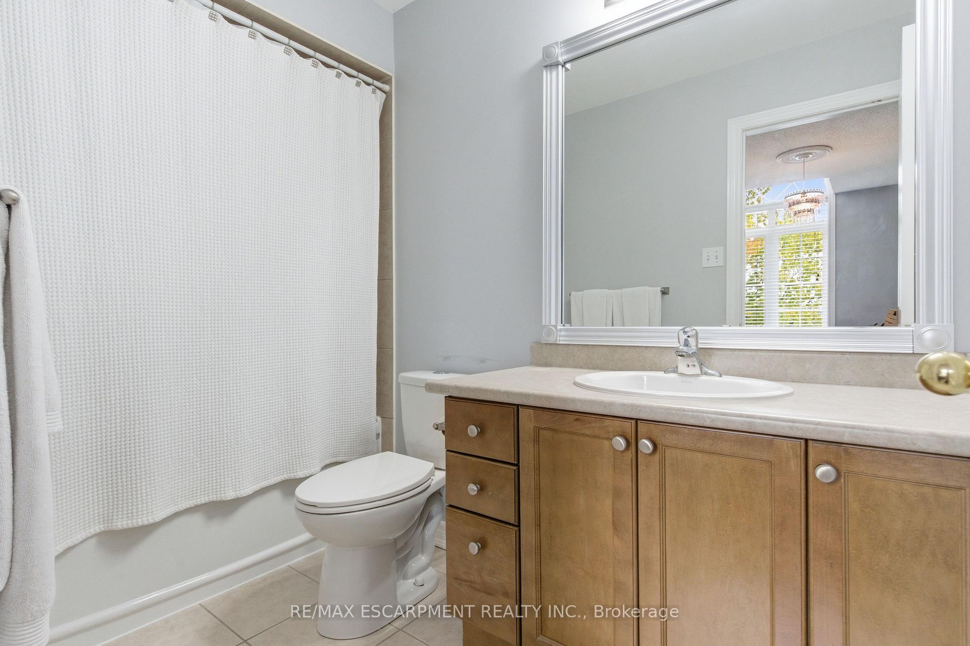 Photo 18 of 80 Easthampton Road, Hamilton, Winona Park — HOMEH
