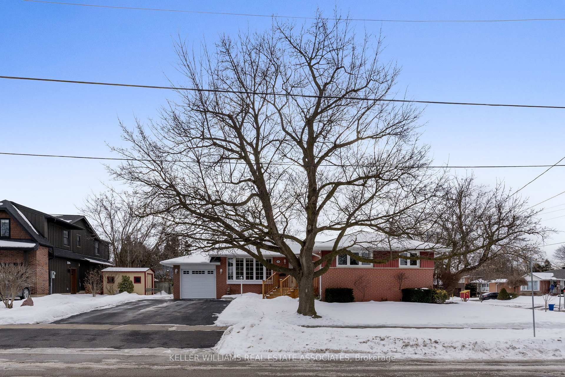 Photo 2 of 25 Mackenzie Drive, Halton Hills, Georgetown — HOMEH