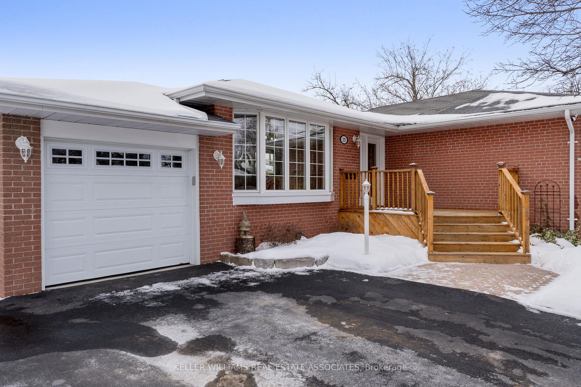 Photo 3 of 25 Mackenzie Drive, Halton Hills, Georgetown — HOMEH