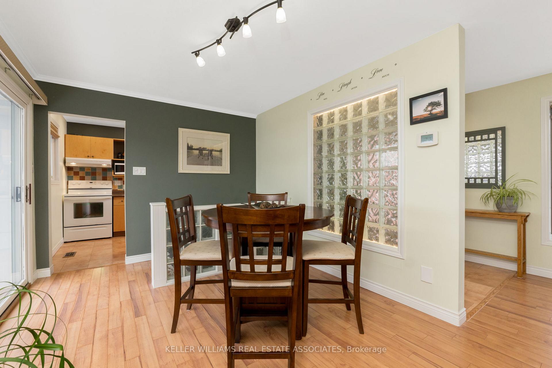 Photo 8 of 25 Mackenzie Drive, Halton Hills, Georgetown — HOMEH