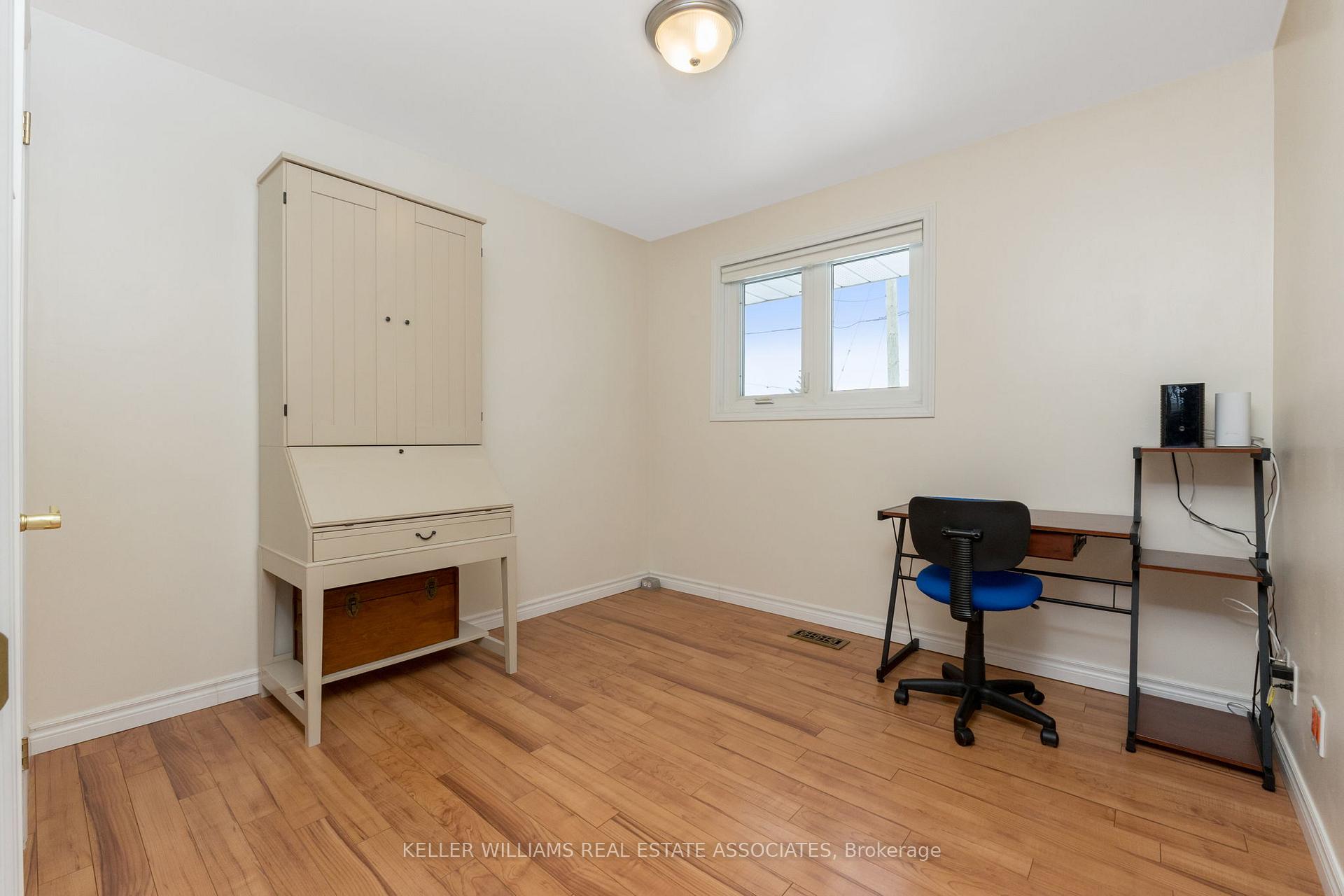 Photo 14 of 25 Mackenzie Drive, Halton Hills, Georgetown — HOMEH