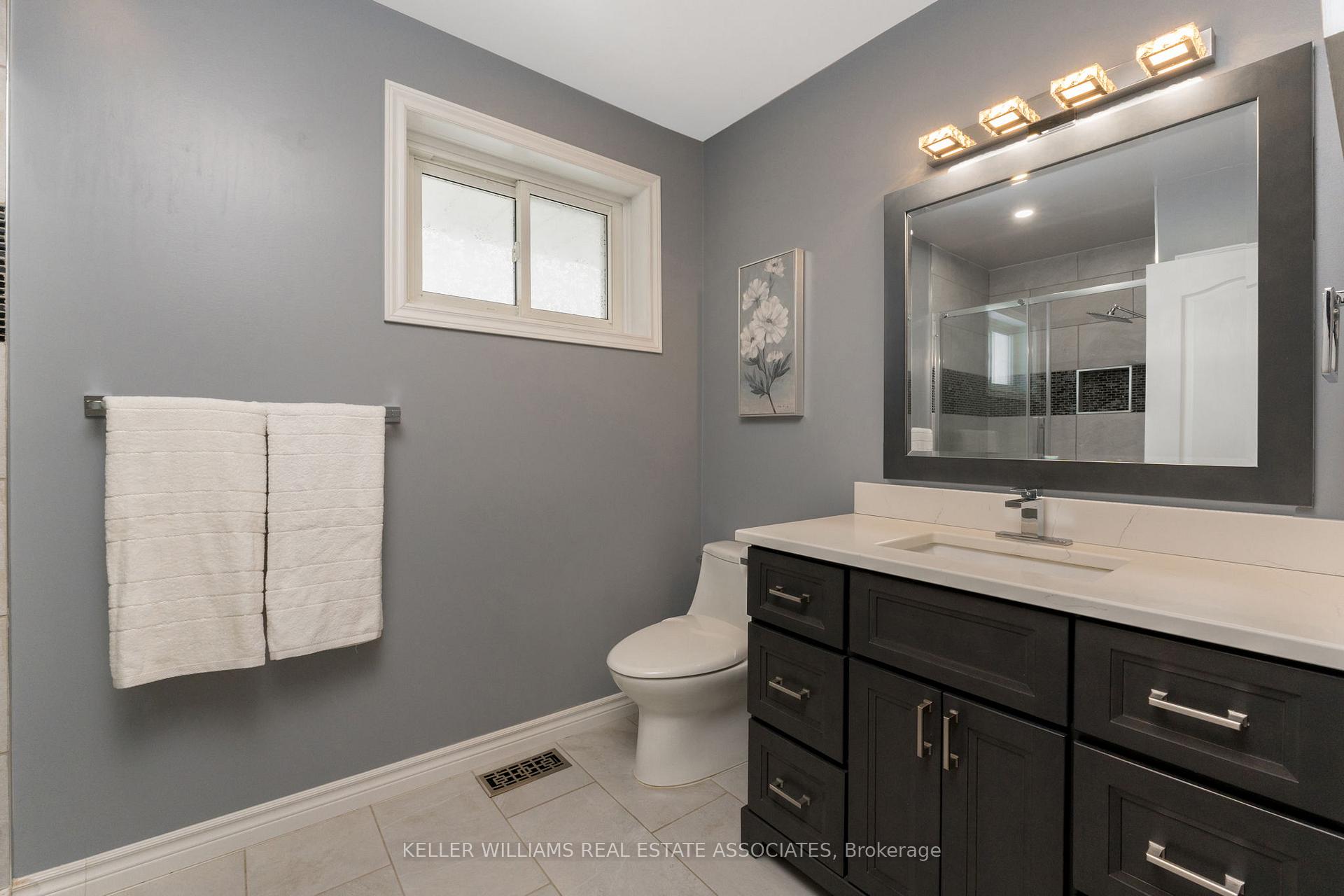 Photo 15 of 25 Mackenzie Drive, Halton Hills, Georgetown — HOMEH