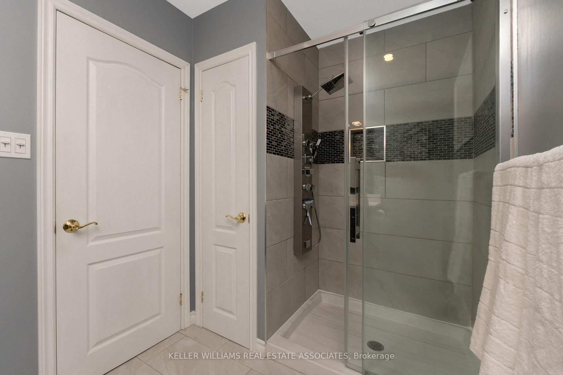 Photo 16 of 25 Mackenzie Drive, Halton Hills, Georgetown — HOMEH