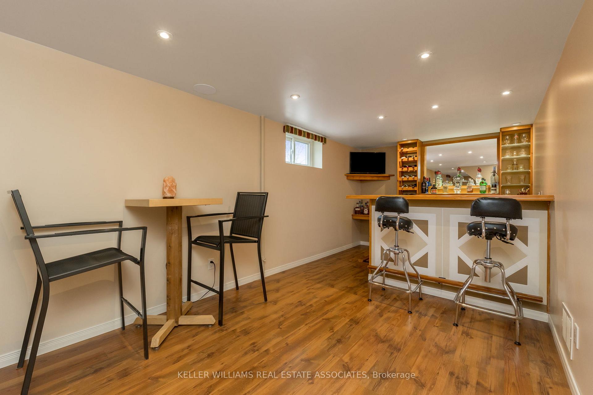 Photo 20 of 25 Mackenzie Drive, Halton Hills, Georgetown — HOMEH