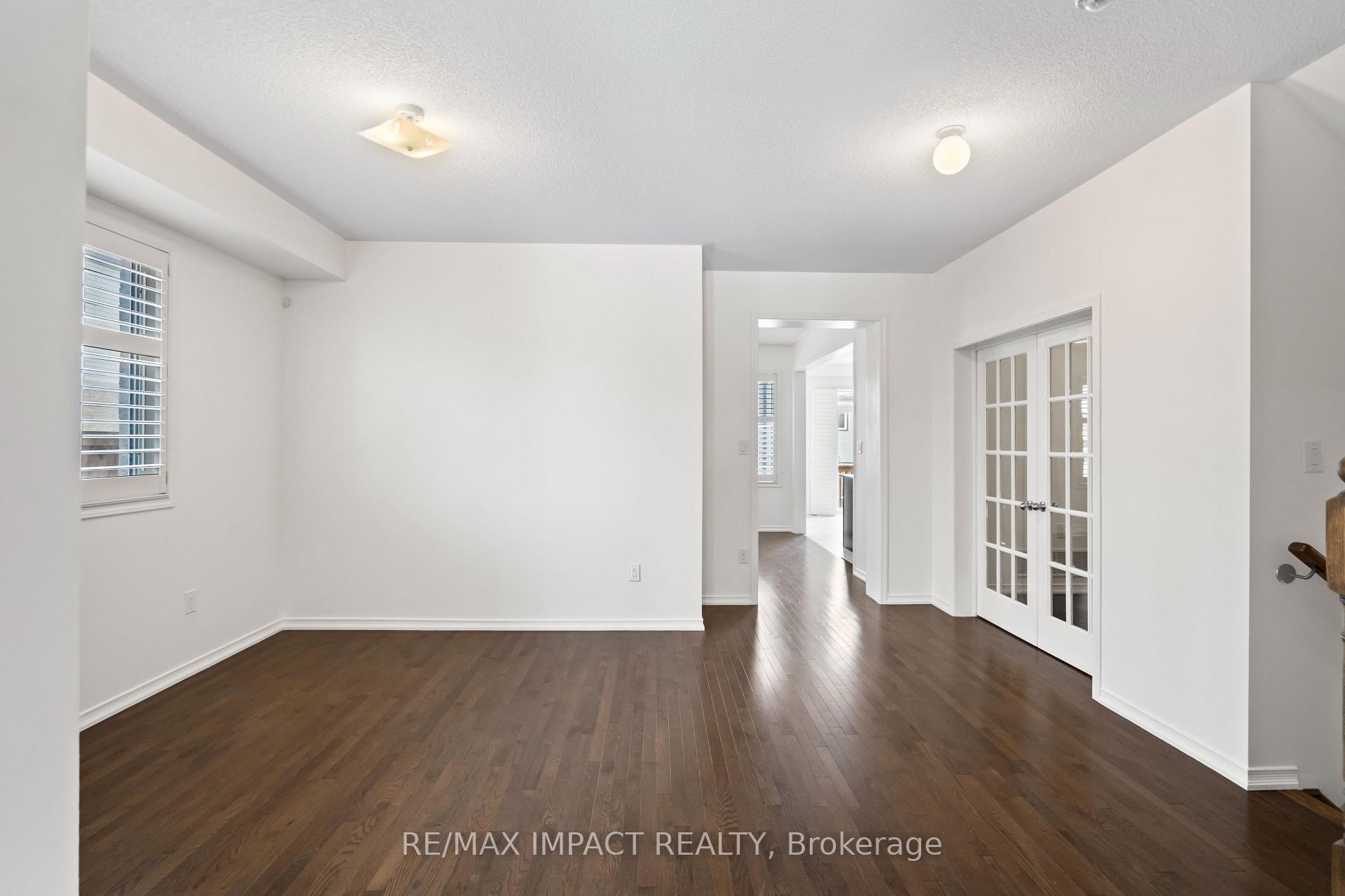 Photo 5 of 56 Bonathon Crescent, Clarington, Bowmanville — HOMEH