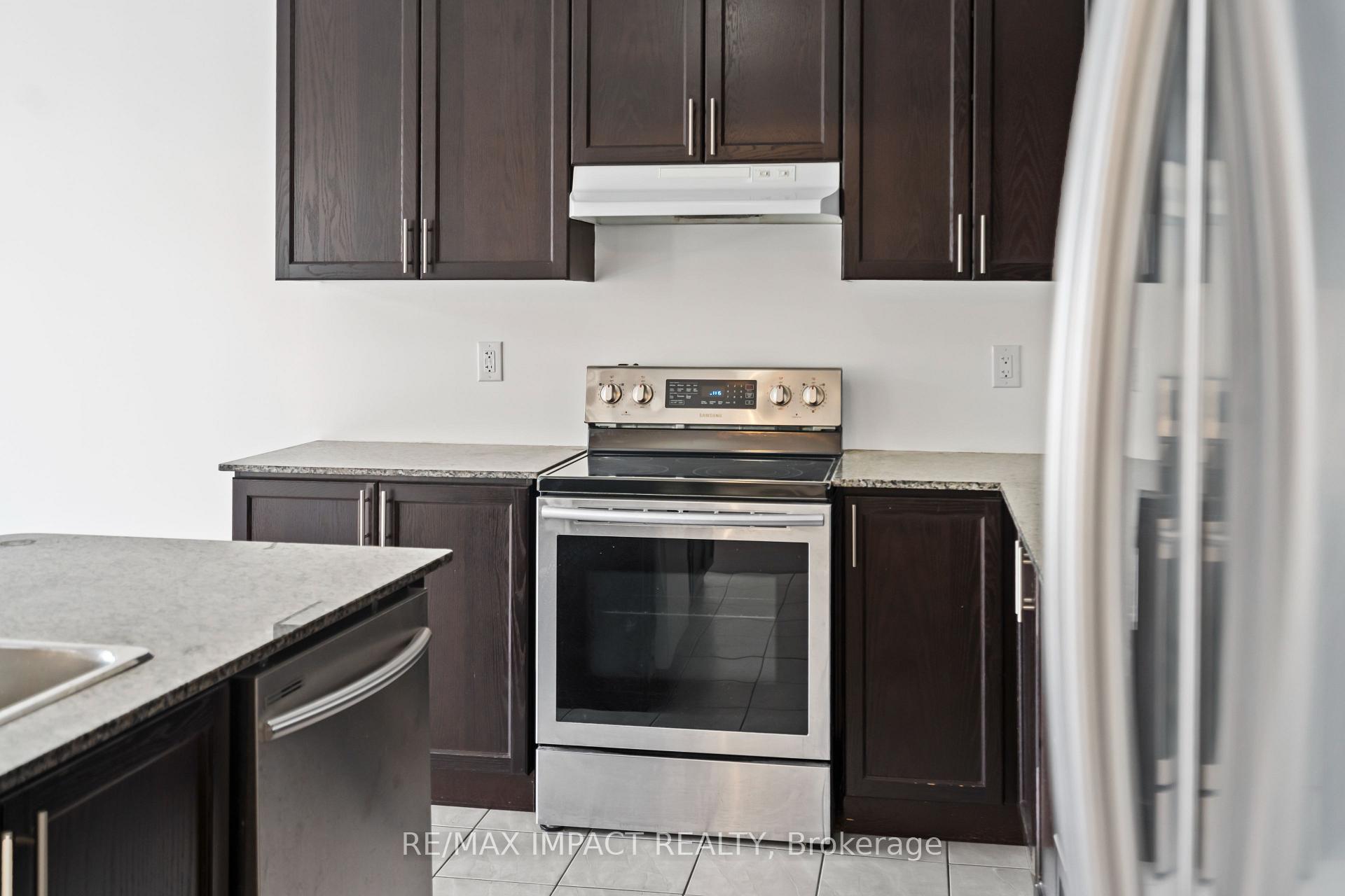 Photo 13 of 56 Bonathon Crescent, Clarington, Bowmanville — HOMEH
