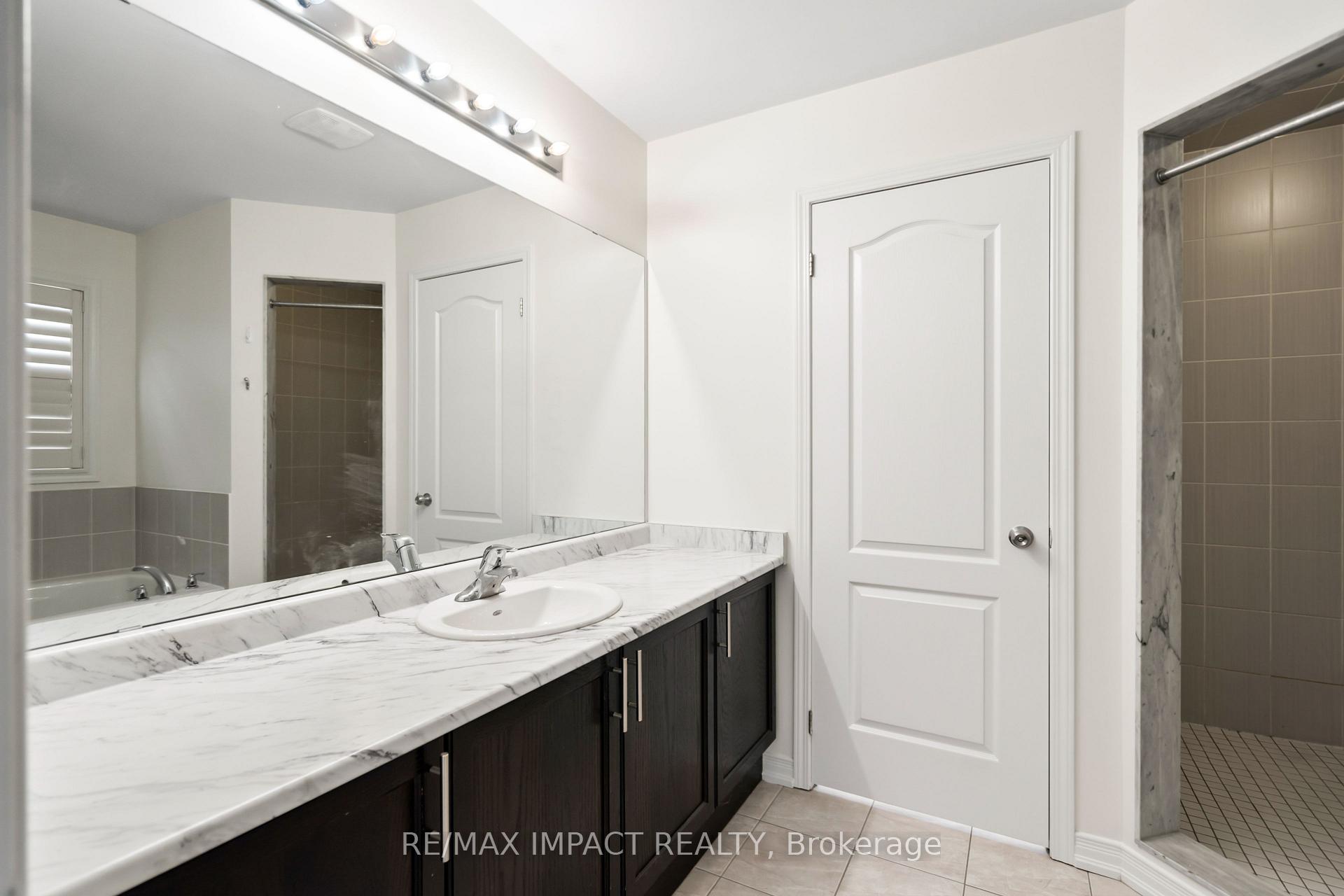 Photo 25 of 56 Bonathon Crescent, Clarington, Bowmanville — HOMEH
