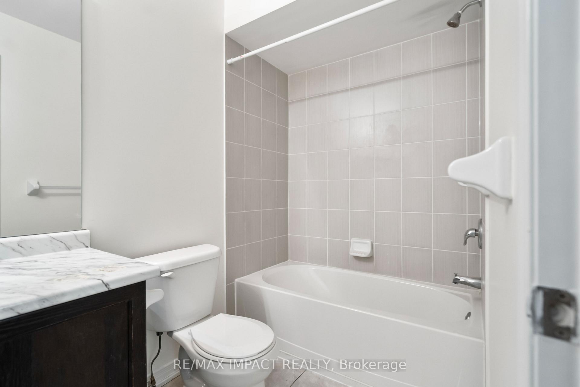Photo 29 of 56 Bonathon Crescent, Clarington, Bowmanville — HOMEH