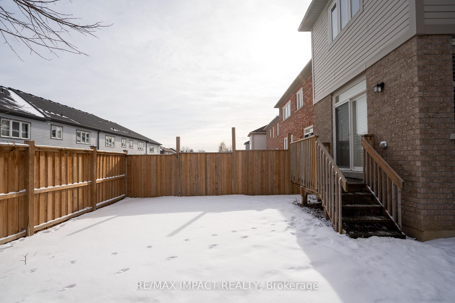 Photo 37 of 56 Bonathon Crescent, Clarington, Bowmanville — HOMEH