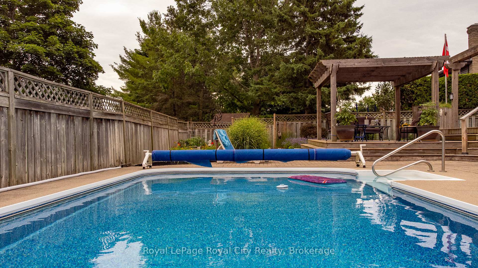 Photo 4 of 227 Dimson Avenue, Guelph, Kortright East — HOMEH