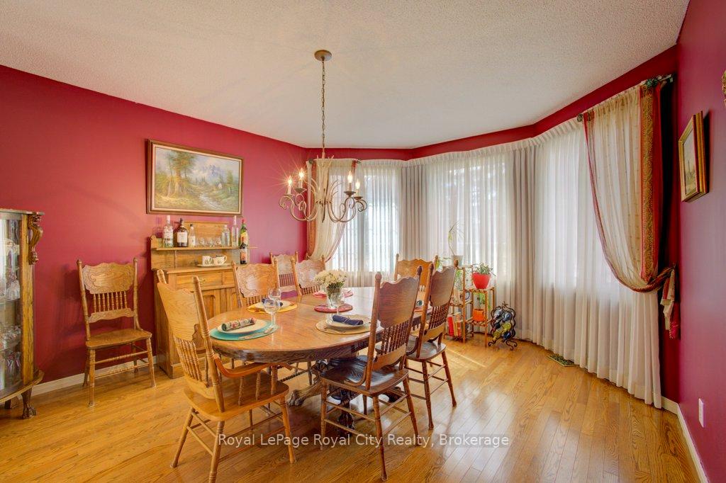 Photo 11 of 227 Dimson Avenue, Guelph, Kortright East — HOMEH