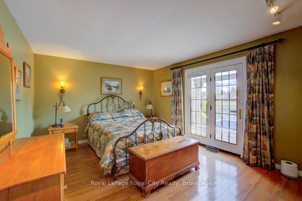 Photo 13 of 227 Dimson Avenue, Guelph, Kortright East — HOMEH