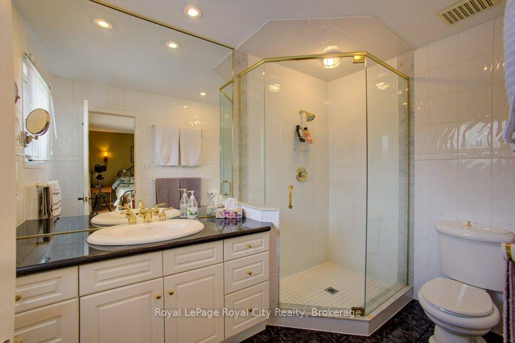Photo 15 of 227 Dimson Avenue, Guelph, Kortright East — HOMEH