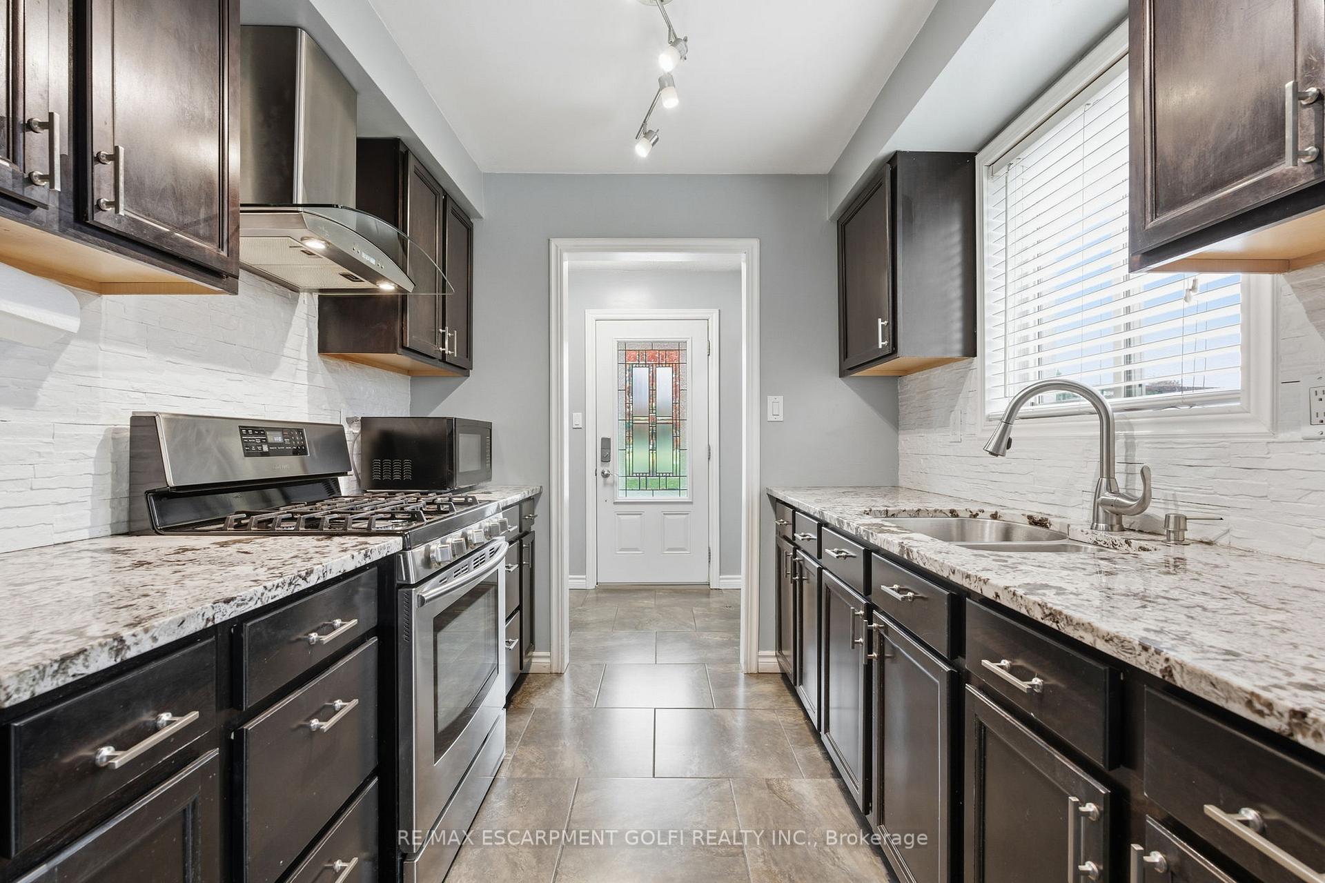 Photo 7 of 374 East 24TH Street, Hamilton, Burkholme — HOMEH