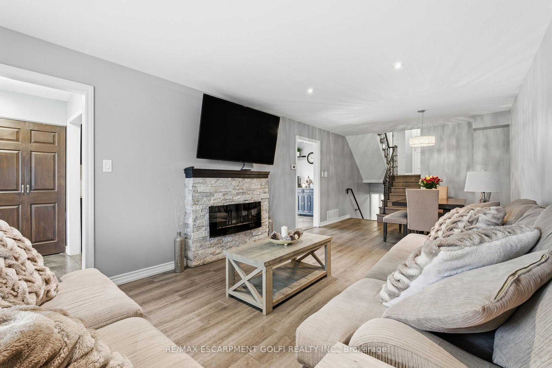 Photo 11 of 374 East 24TH Street, Hamilton, Burkholme — HOMEH