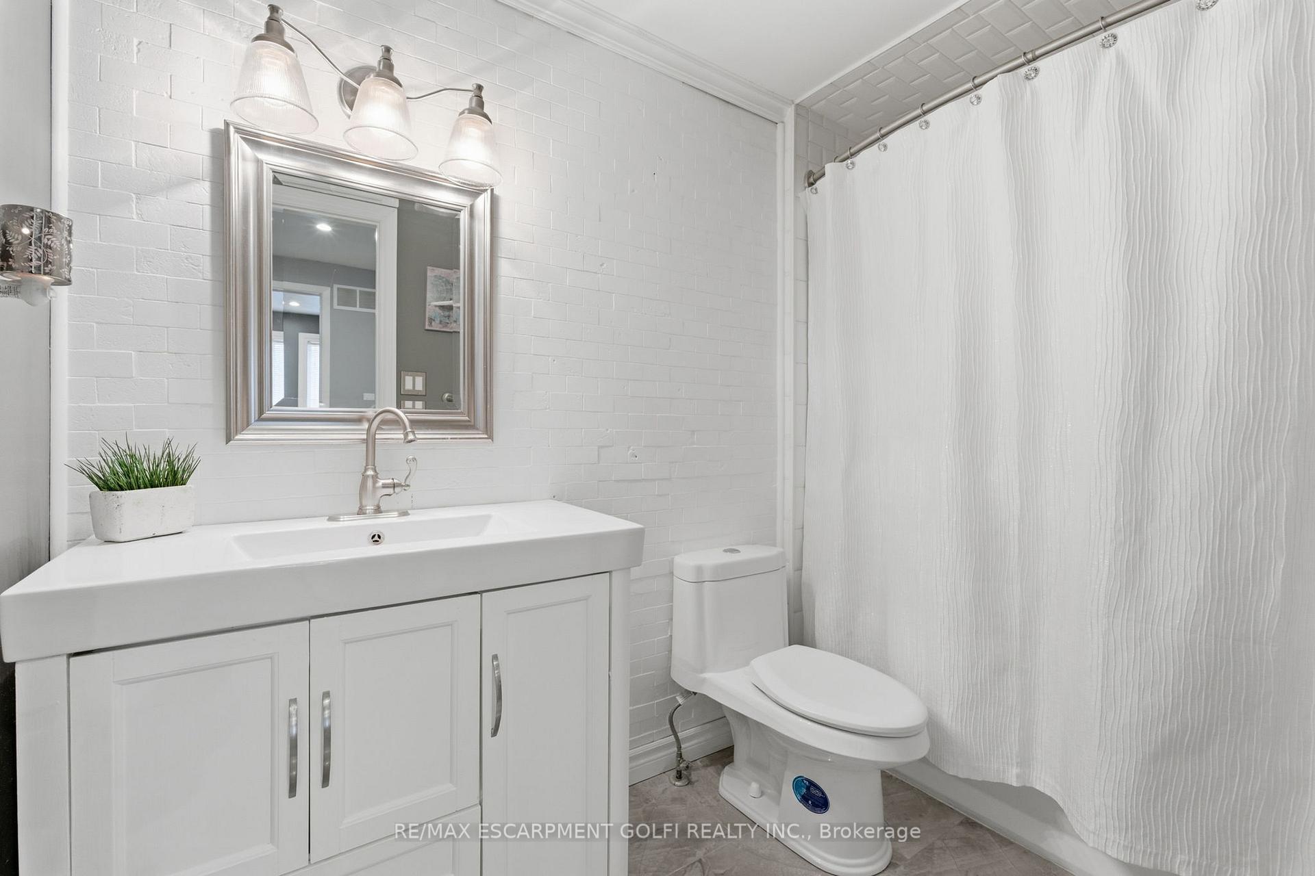 Photo 22 of 374 East 24TH Street, Hamilton, Burkholme — HOMEH