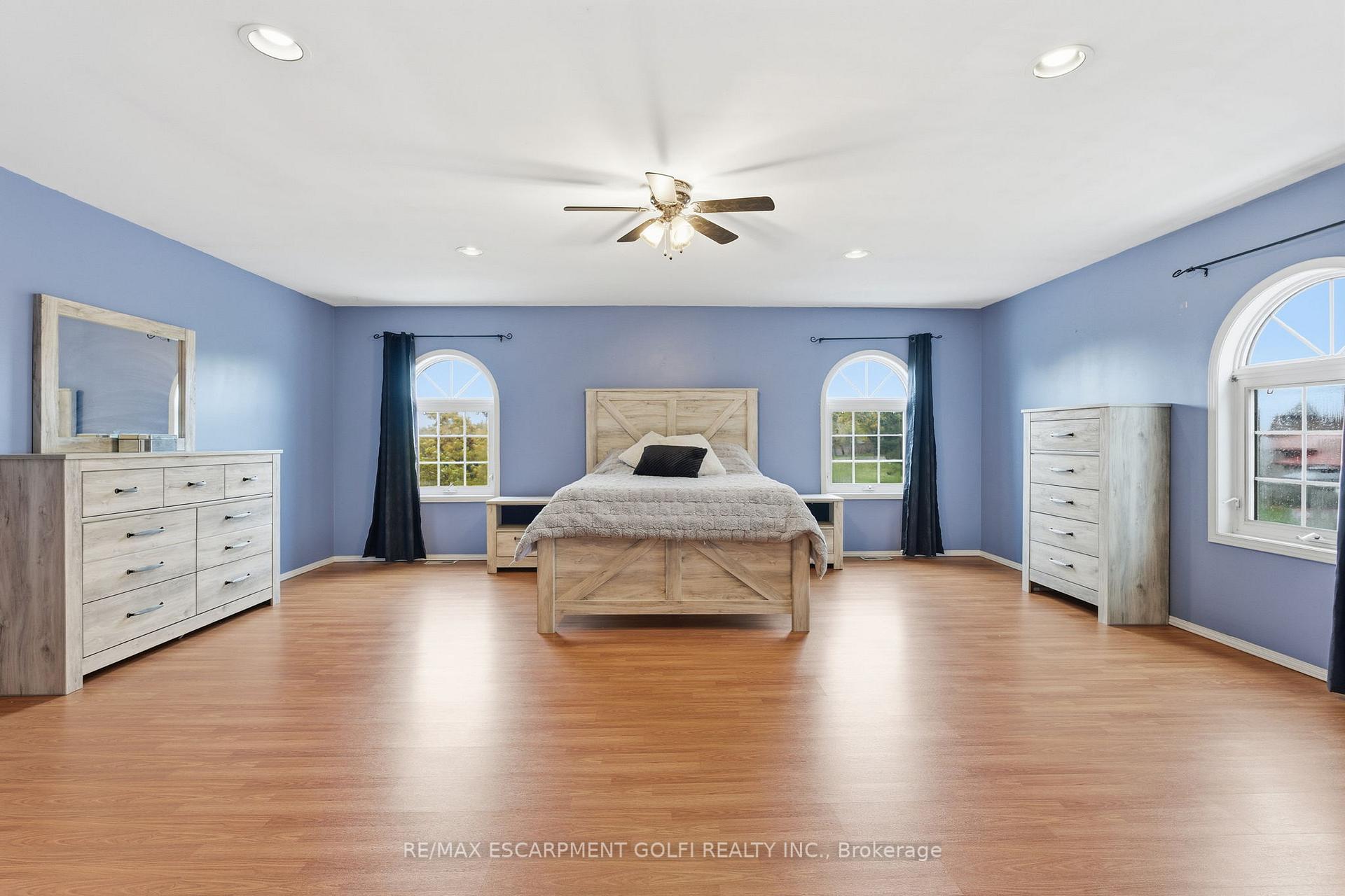 Photo 23 of 374 East 24TH Street, Hamilton, Burkholme — HOMEH