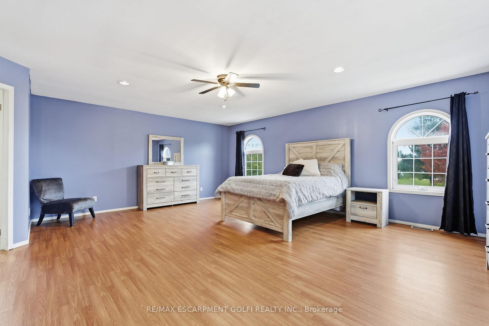 Photo 24 of 374 East 24TH Street, Hamilton, Burkholme — HOMEH