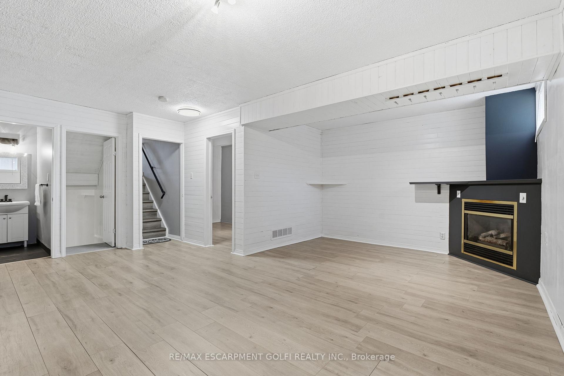 Photo 28 of 374 East 24TH Street, Hamilton, Burkholme — HOMEH