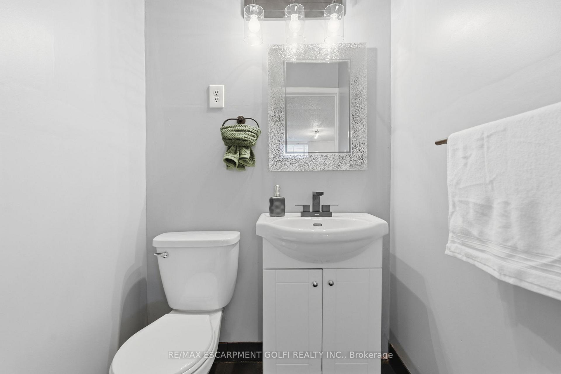 Photo 31 of 374 East 24TH Street, Hamilton, Burkholme — HOMEH