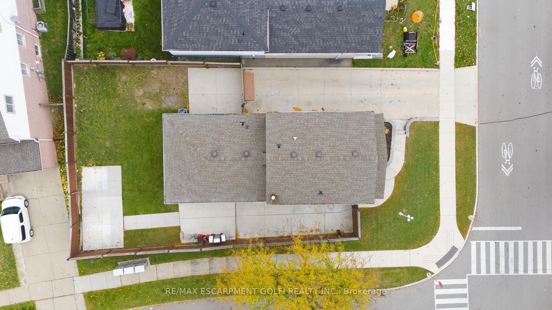 Photo 41 of 374 East 24TH Street, Hamilton, Burkholme — HOMEH