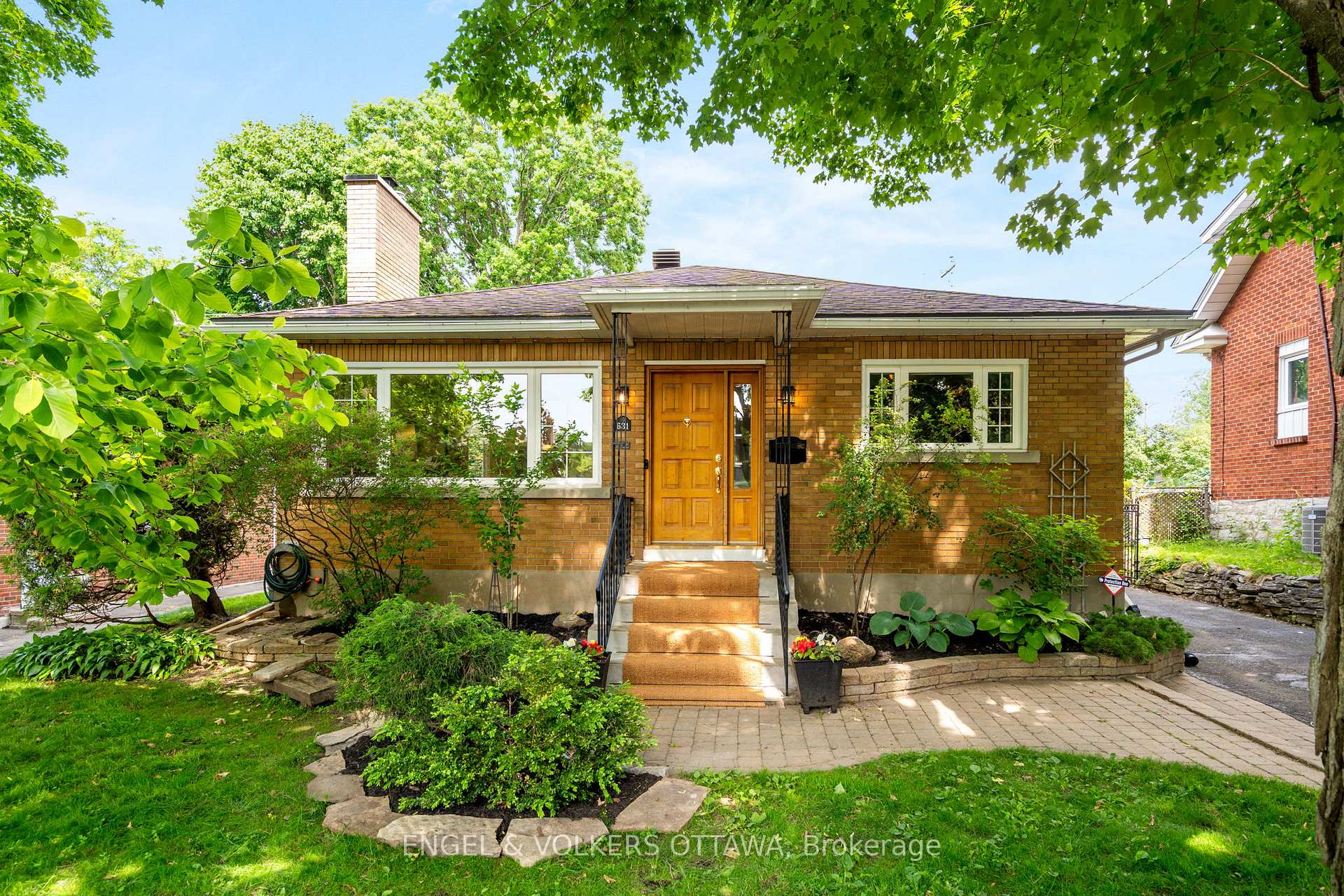 Photo 3 of 631 Rowanwood Avenue, Ottawa, McKellar/Highland — HOMEH