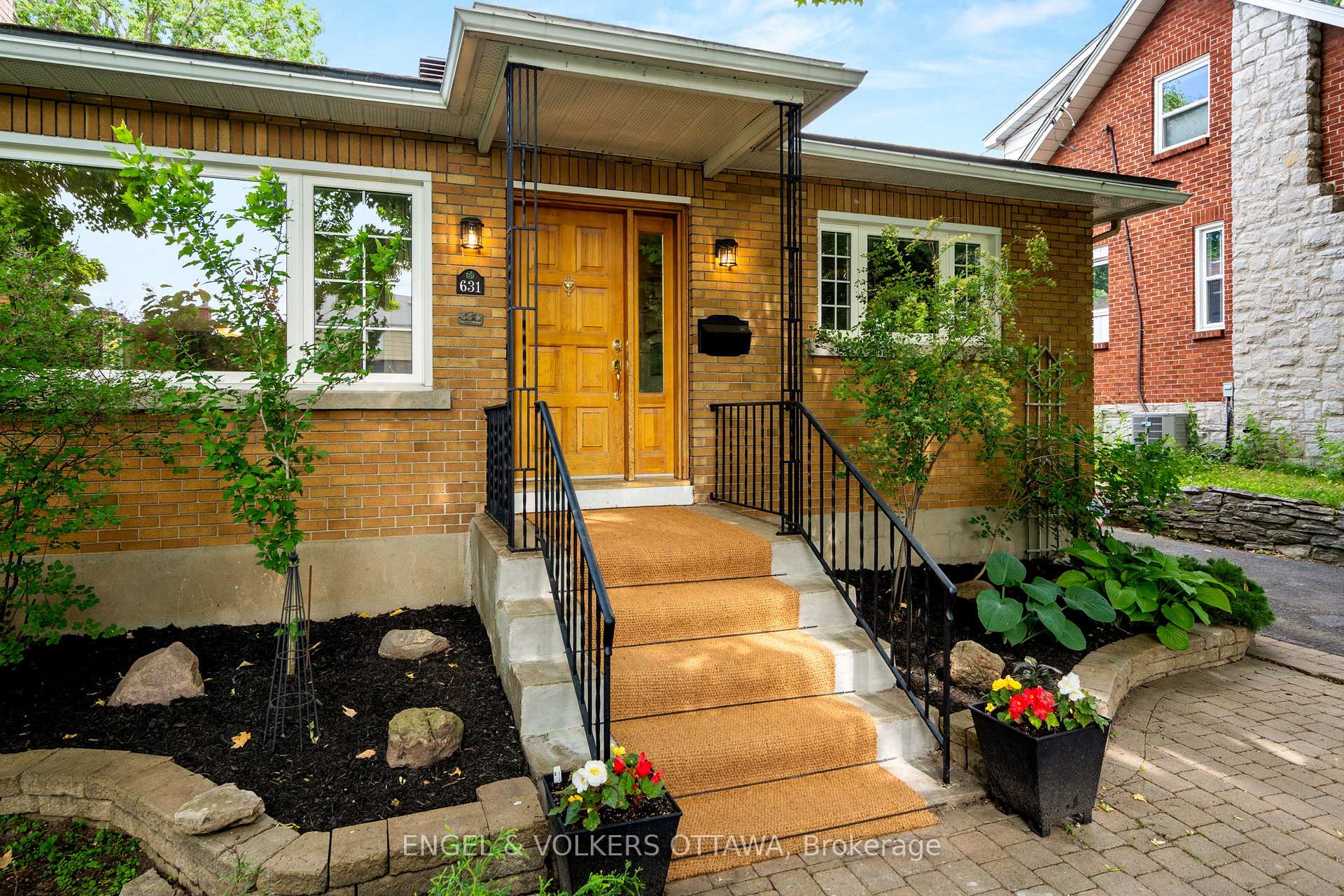 Photo 5 of 631 Rowanwood Avenue, Ottawa, McKellar/Highland — HOMEH