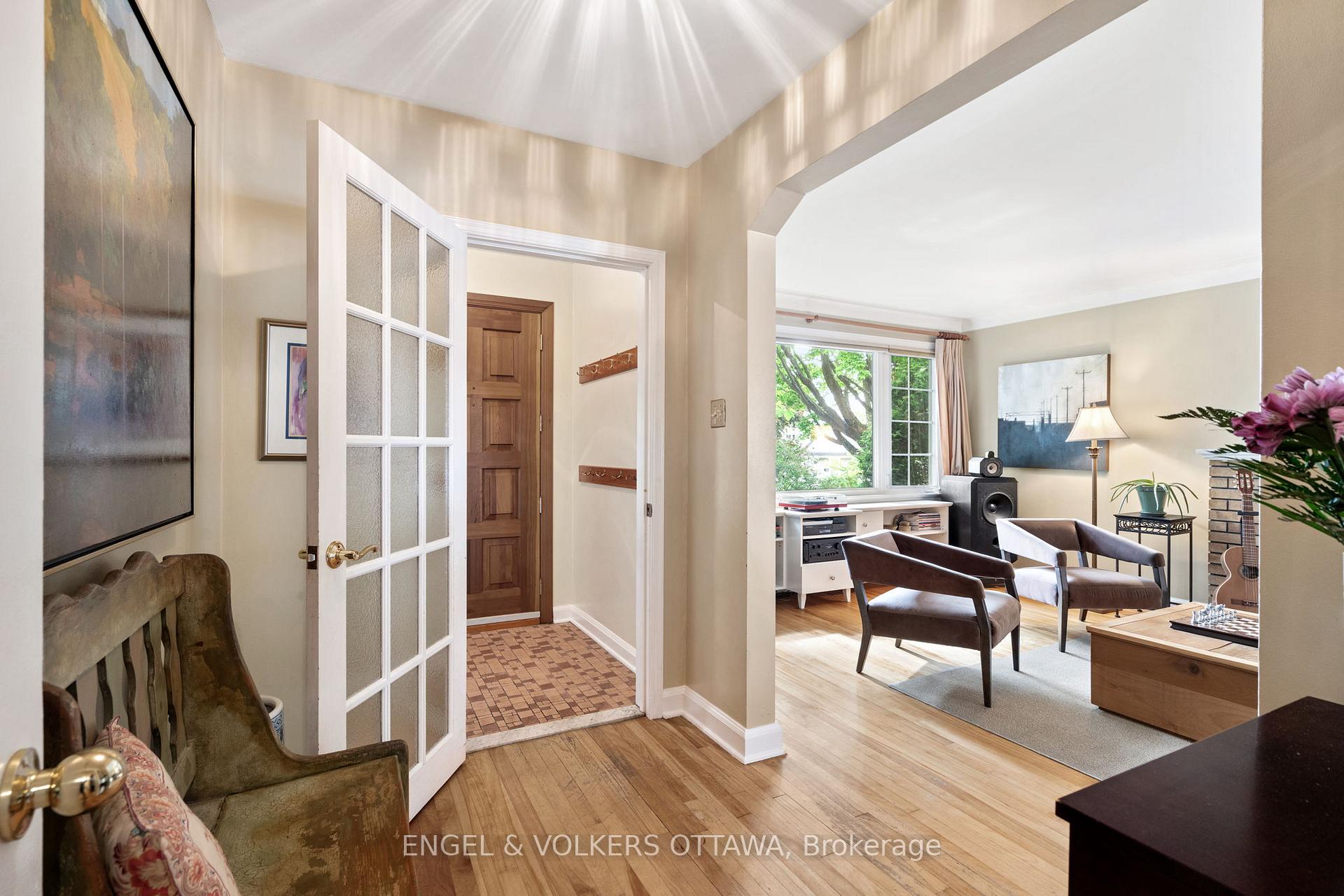 Photo 4 of 631 Rowanwood Avenue, Ottawa, McKellar/Highland — HOMEH