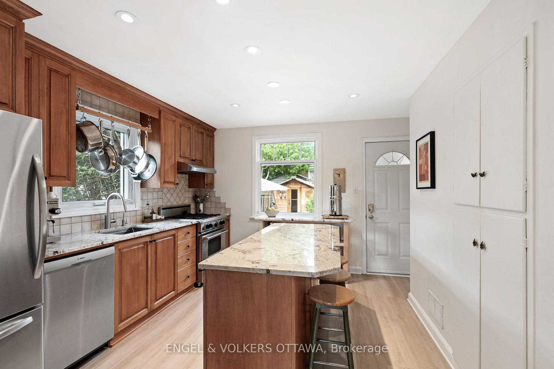 Photo 14 of 631 Rowanwood Avenue, Ottawa, McKellar/Highland — HOMEH
