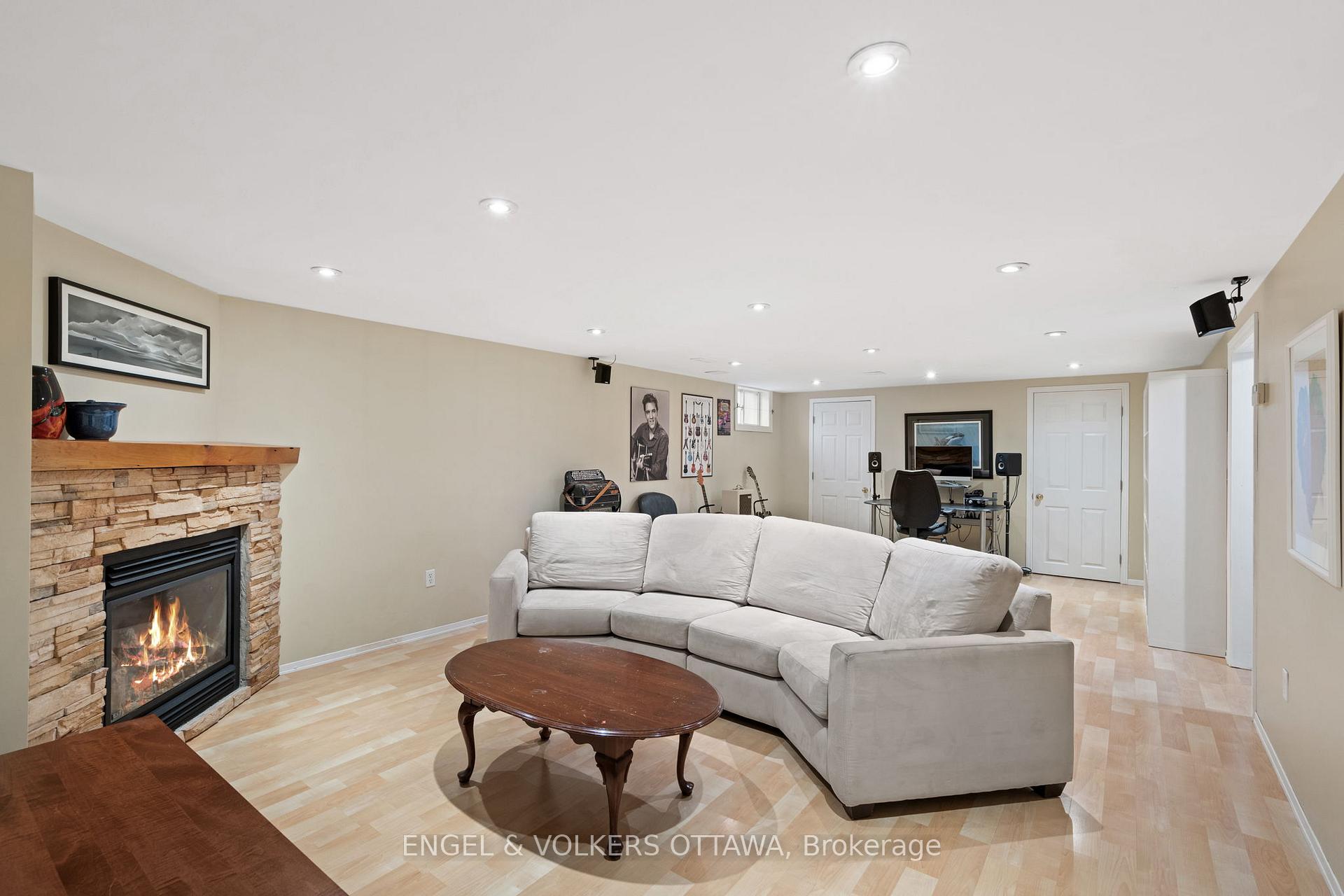 Photo 26 of 631 Rowanwood Avenue, Ottawa, McKellar/Highland — HOMEH