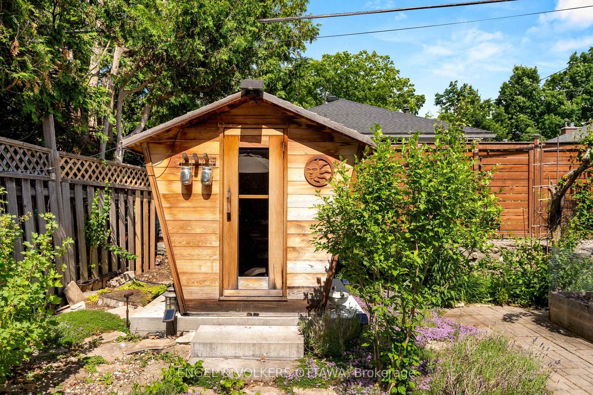 Photo 38 of 631 Rowanwood Avenue, Ottawa, McKellar/Highland — HOMEH