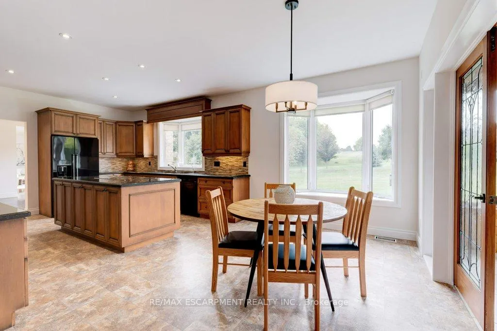 Photo 13 of 17 Tews Lane, Hamilton, Greensville — HOMEH