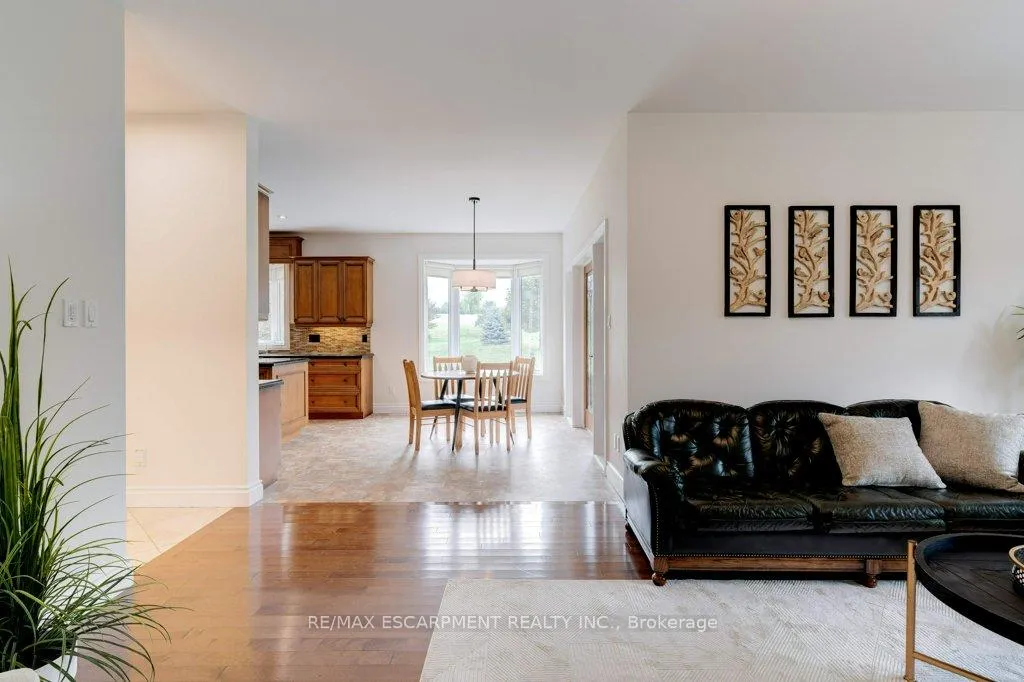 Photo 16 of 17 Tews Lane, Hamilton, Greensville — HOMEH