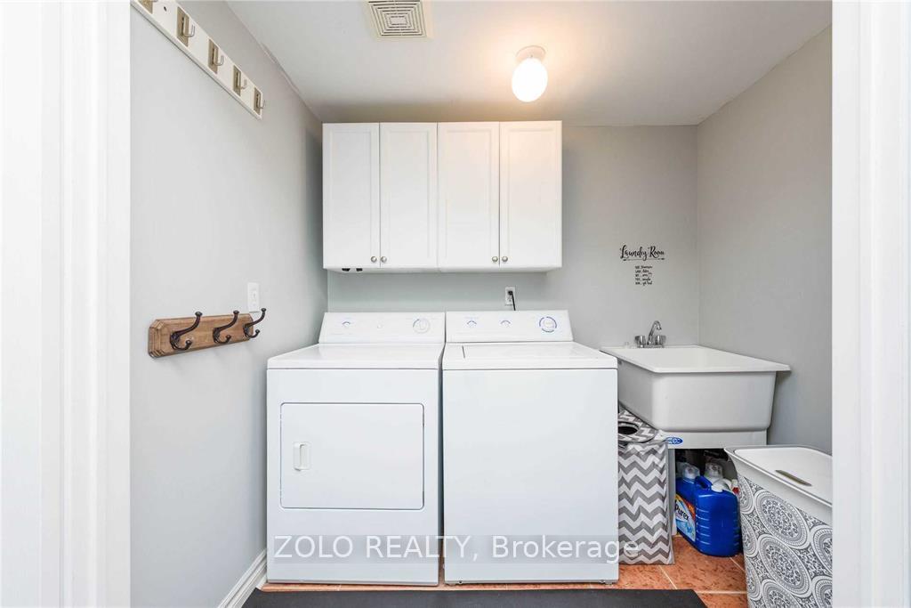 Photo 8 of 376 Riverstone Drive, Oakville, Wedgewood Creek — HOMEH