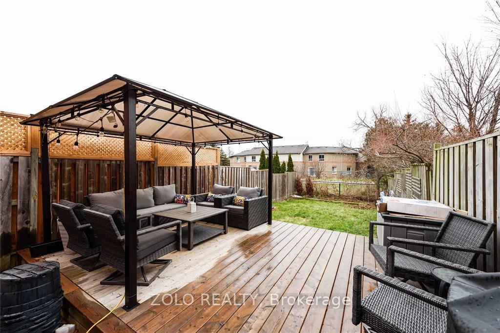 Photo 18 of 376 Riverstone Drive, Oakville, Wedgewood Creek — HOMEH