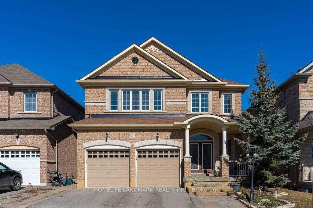 Photo 1 of Unit Upper, 221 Tonner Crescent, Aurora, Bayview Northeast — HOMEH