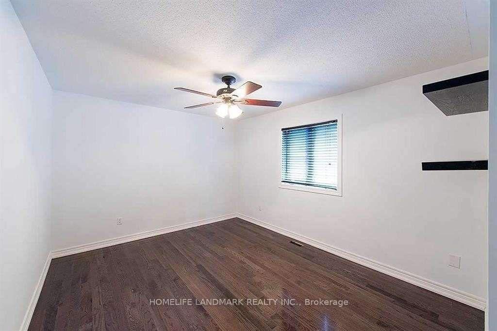 Photo 8 of Unit Upper, 221 Tonner Crescent, Aurora, Bayview Northeast — HOMEH