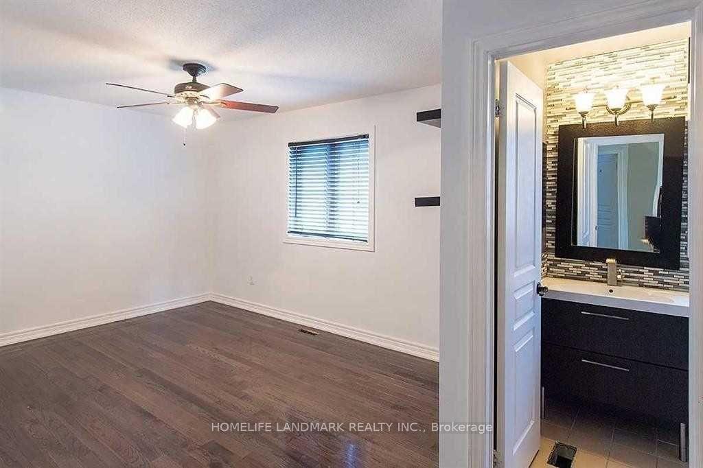 Photo 9 of Unit Upper, 221 Tonner Crescent, Aurora, Bayview Northeast — HOMEH