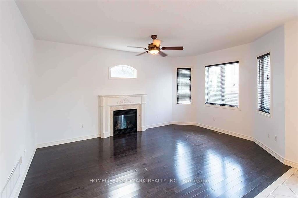 Photo 10 of Unit Upper, 221 Tonner Crescent, Aurora, Bayview Northeast — HOMEH