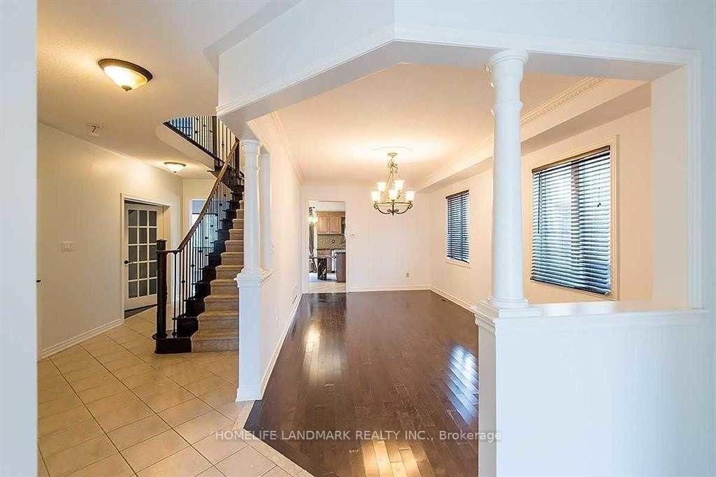 Photo 12 of Unit Upper, 221 Tonner Crescent, Aurora, Bayview Northeast — HOMEH