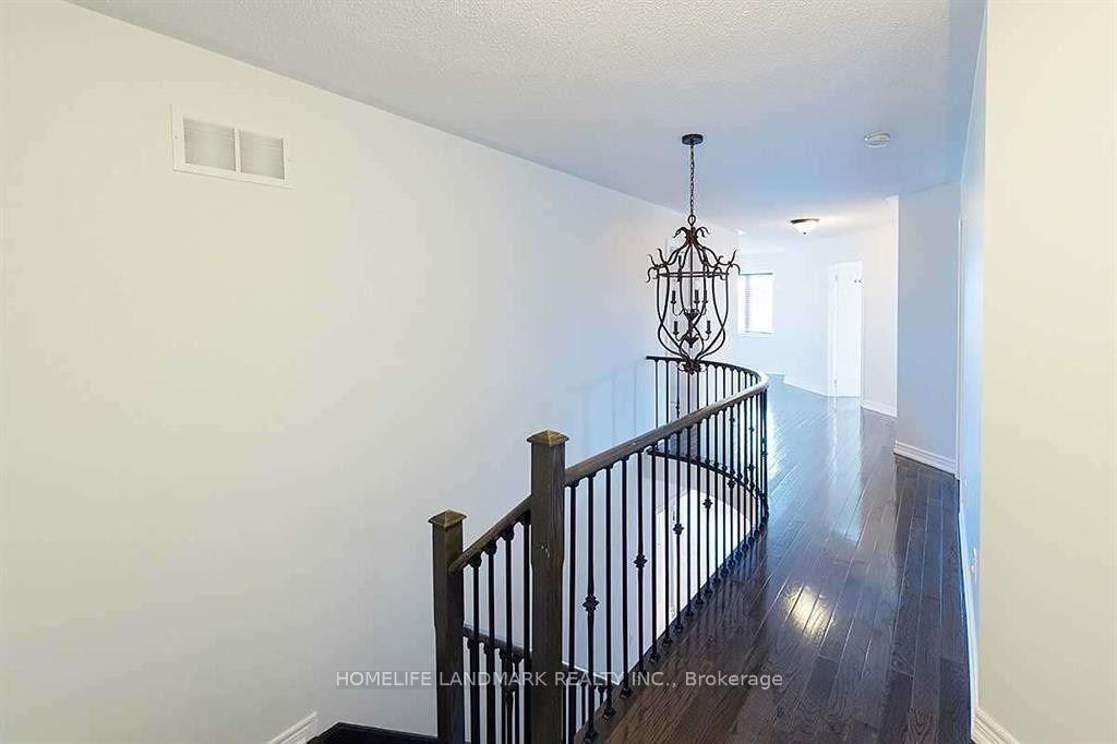 Photo 15 of Unit Upper, 221 Tonner Crescent, Aurora, Bayview Northeast — HOMEH