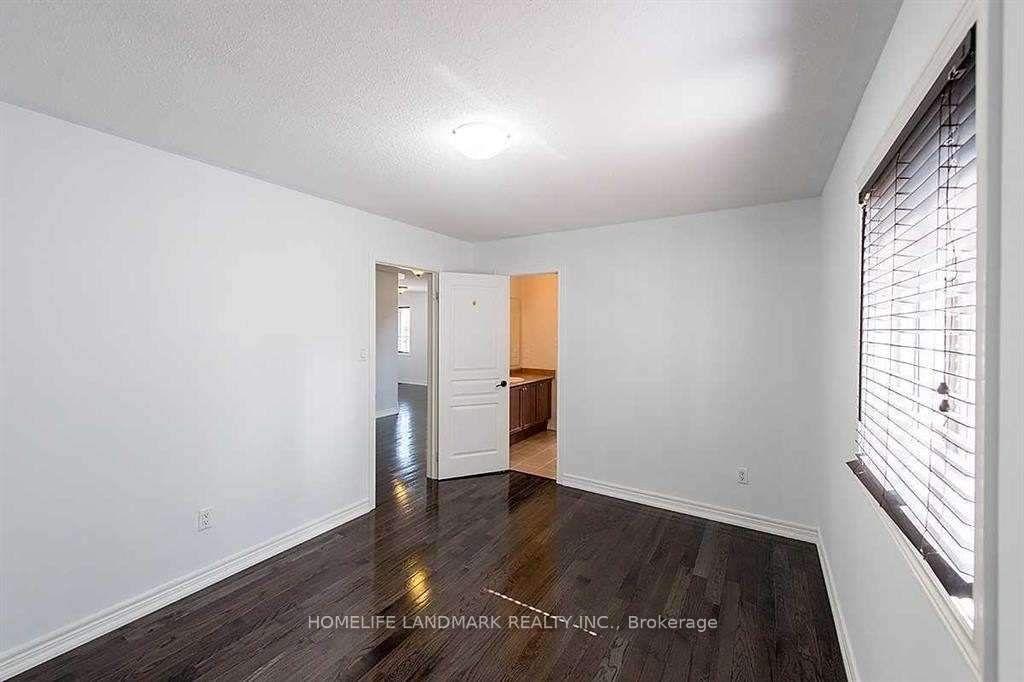 Photo 22 of Unit Upper, 221 Tonner Crescent, Aurora, Bayview Northeast — HOMEH