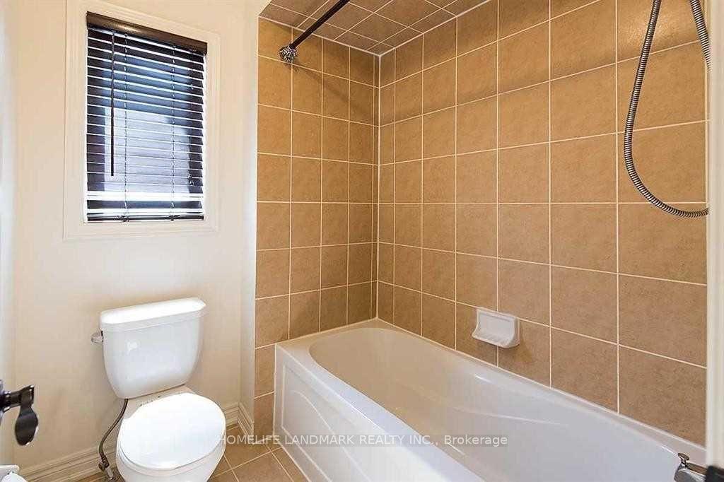 Photo 27 of Unit Upper, 221 Tonner Crescent, Aurora, Bayview Northeast — HOMEH