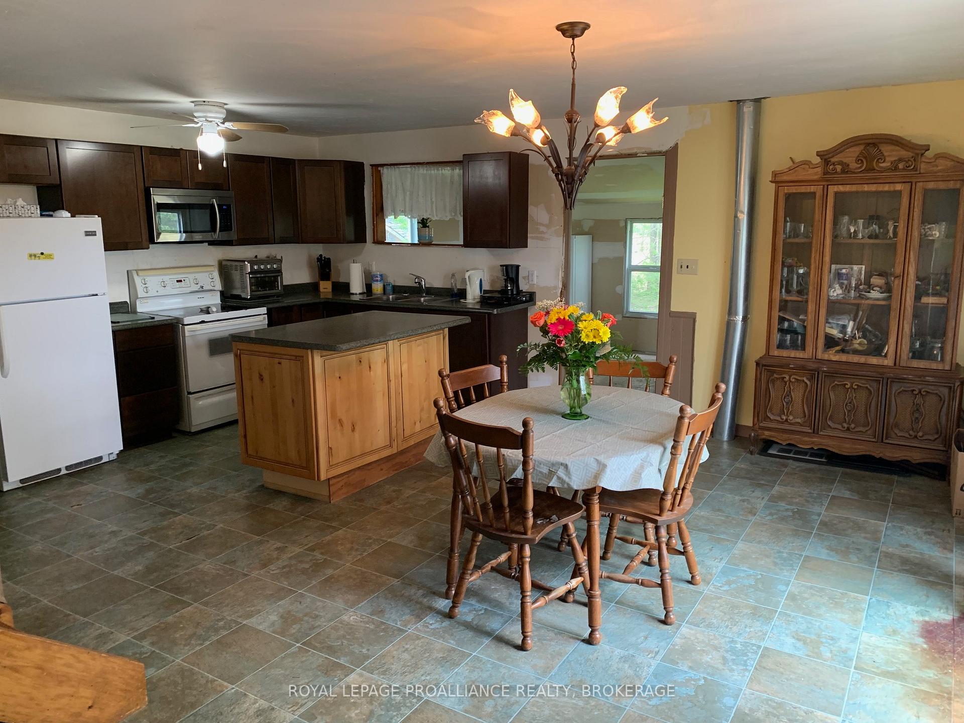 Photo 5 of 4156 Stage Coach Road, Frontenac, Frontenac South — HOMEH